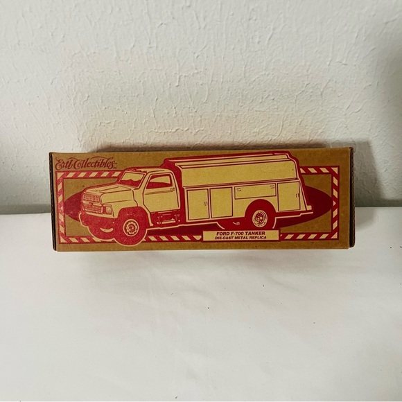 ERTL COMPANY EXXON ESSO Humble FORD F700 TANKER TRUCK DIECAST COIN BANK VINTAGE - Picture 2 of 7